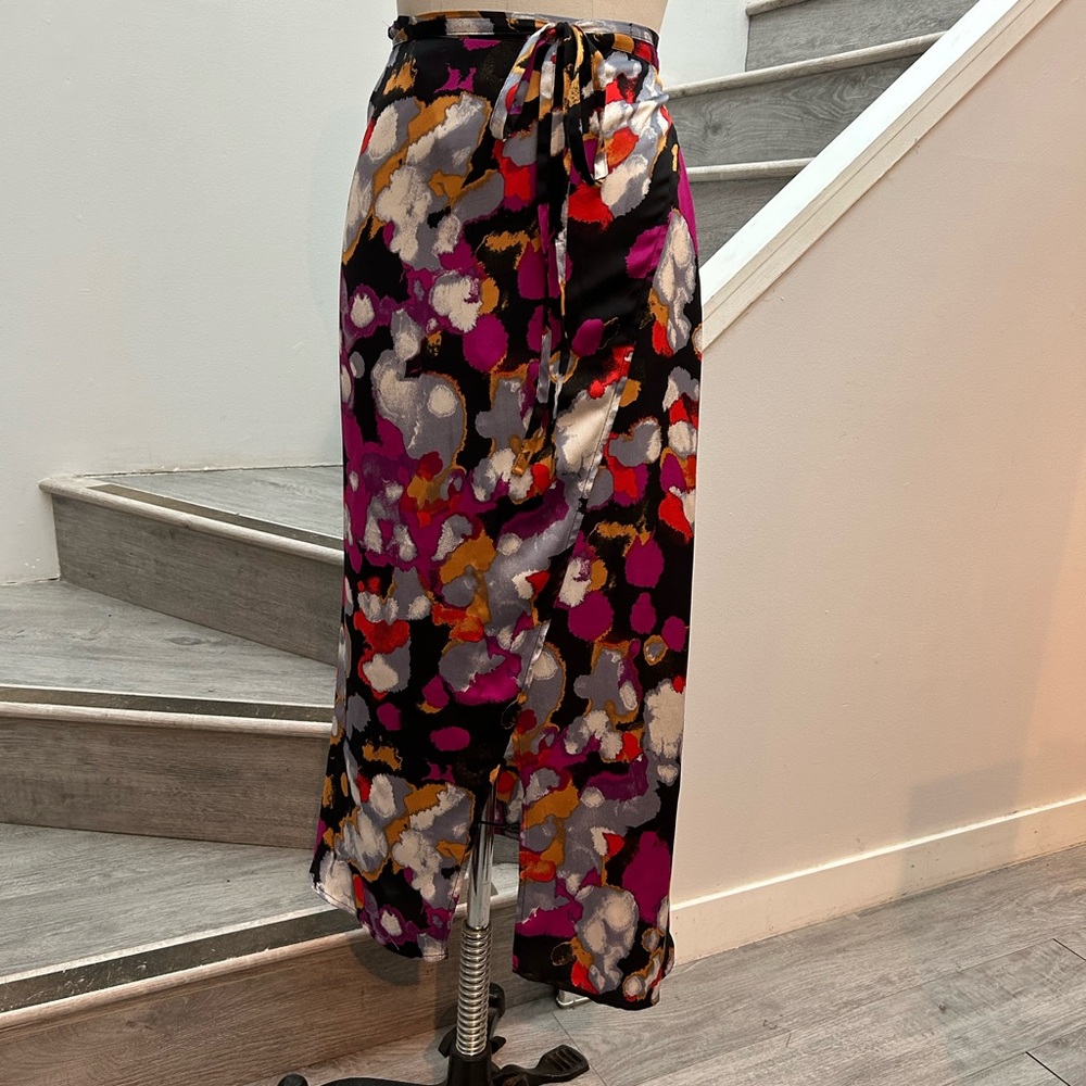 Printed wrap skirt